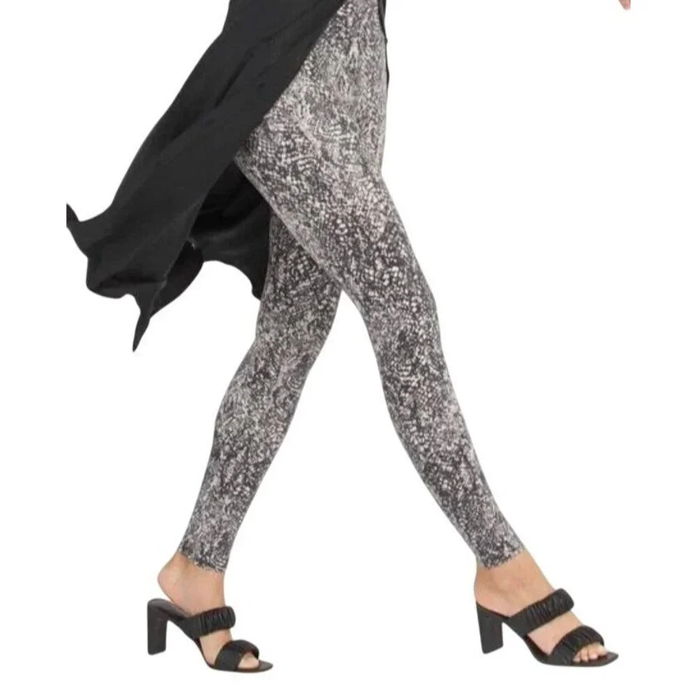 Spanx Womens L Faux Leather Snake Shine Leggings‎